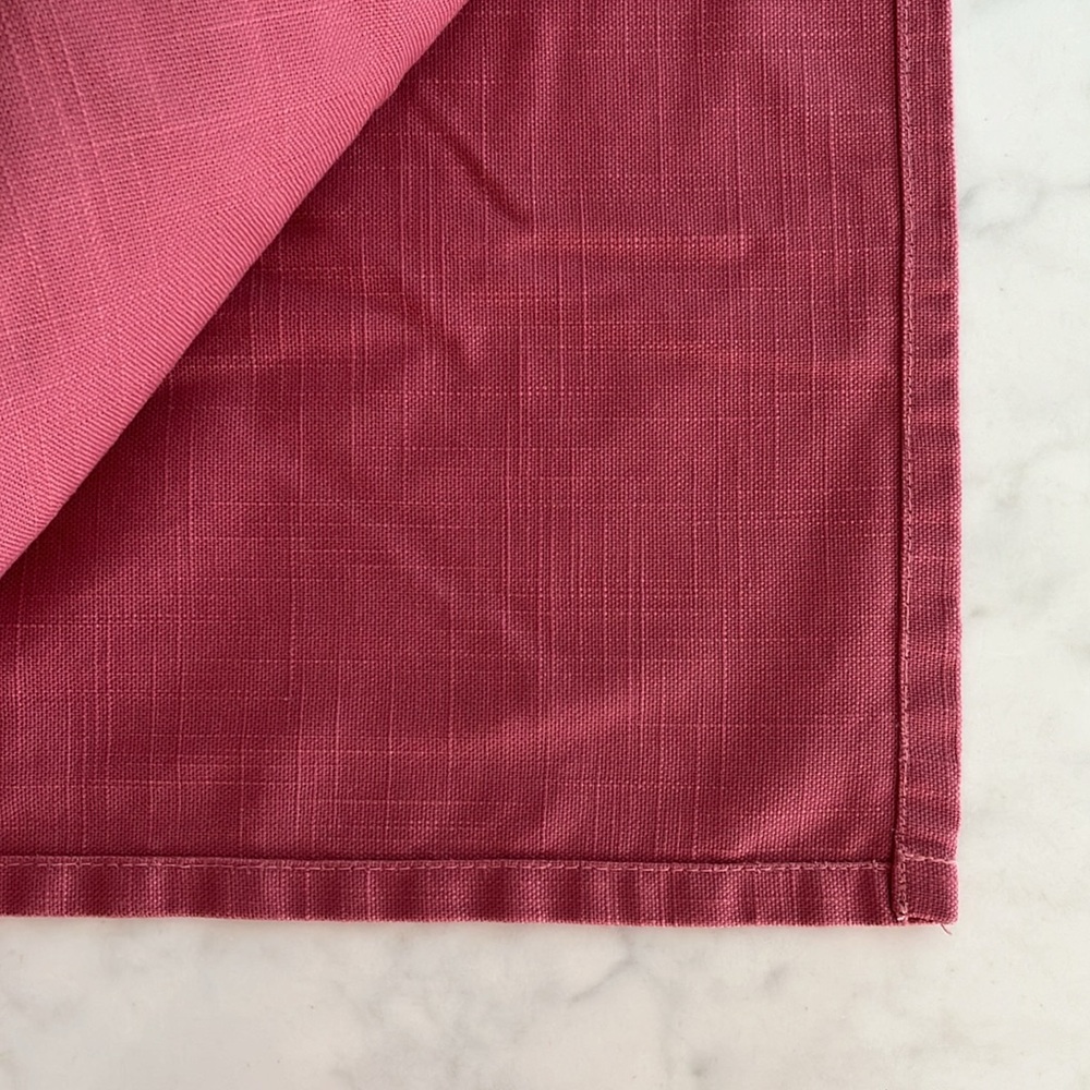 Rectangular Mauve Tablecloth - Picture 4 of 7